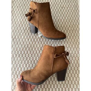 Women's  Brown Faux Suede Chunky Heel Ankle Booties size 10